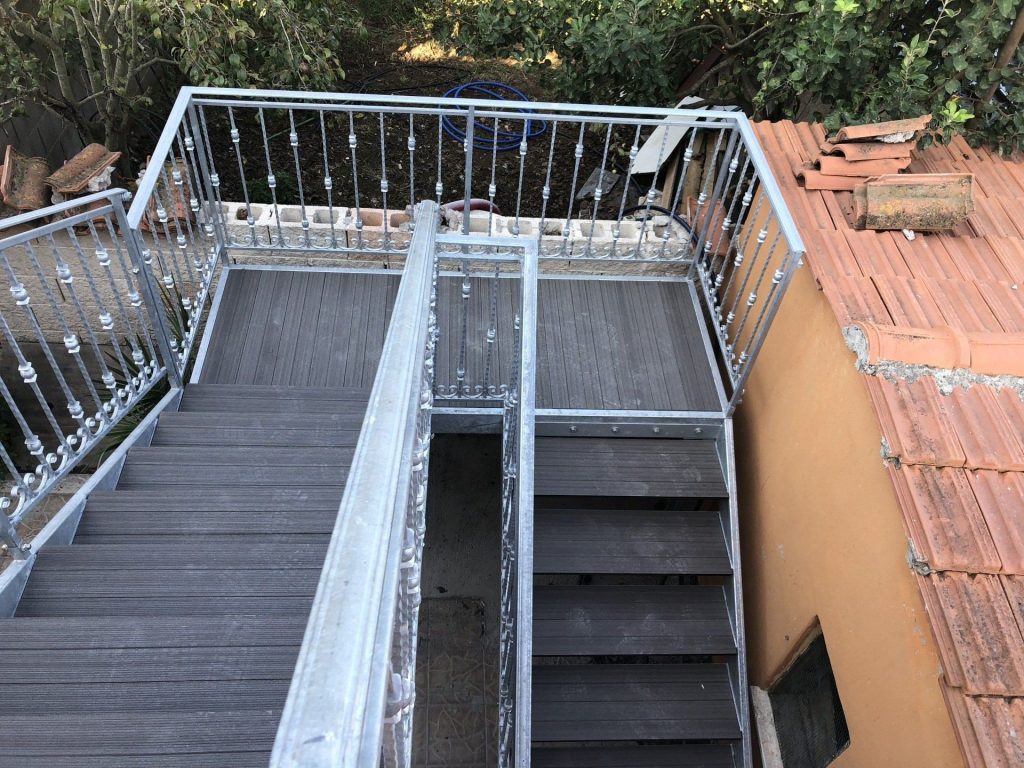 Scala e passerella in ferro zincato