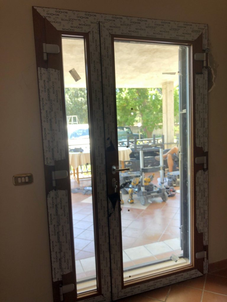Portafinestra a due ante con vetri