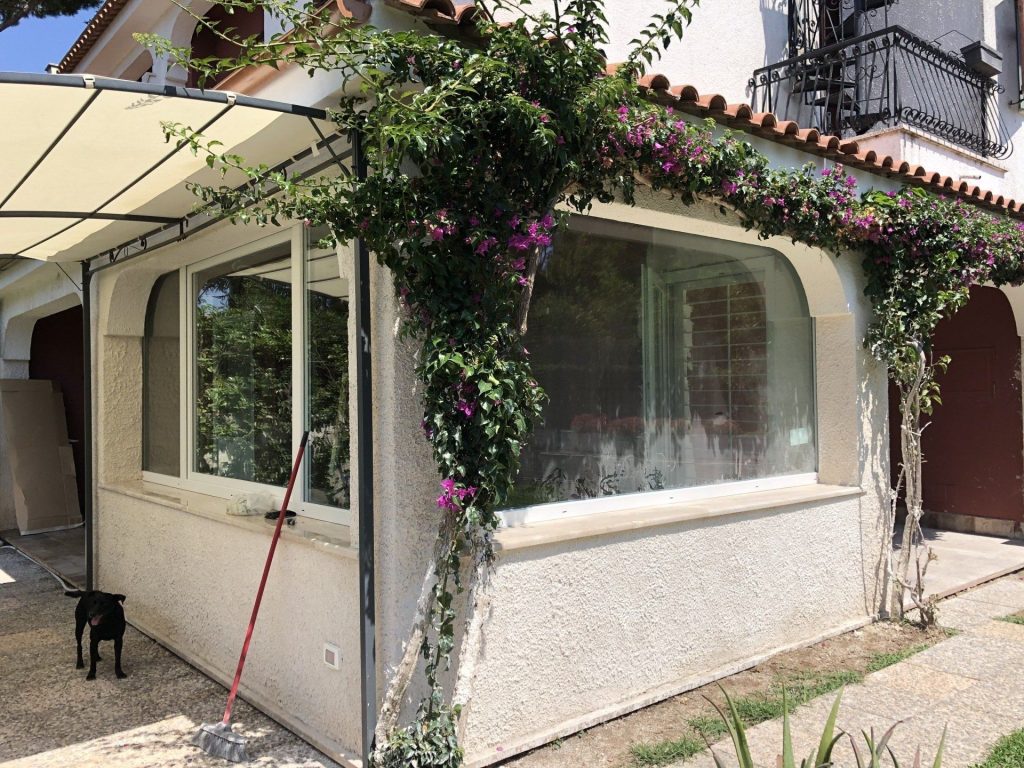 Veranda in alluminio con vetrate scorrevoli